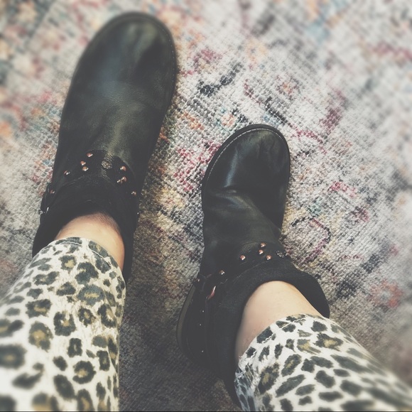 HP🌵Highly Distressed  Rustic Booties &Boot Straps - Picture 6 of 8